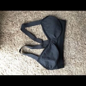 Lululemon Sports Bra size 6 Small/medium